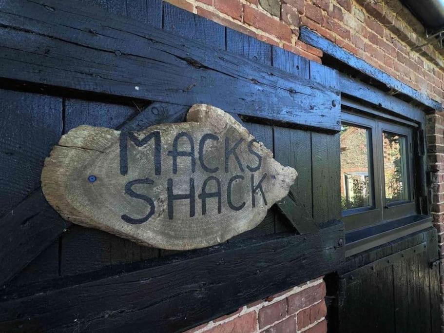 Macks Shack At Machrimore Wells-next-the-Sea Exterior photo
